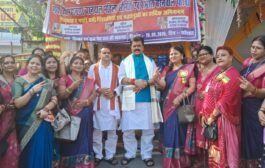 तीर्थयात्रियों की सेवा में बरनवाल महिला समिति ने लगाया शिविर, मेयर-पूर्व डिप्टी मेयर ने किया शुभारंभ