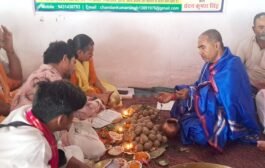 ज्ञात-अज्ञात आत्माओं की शांति के लिए चंदन ने किया सामूहिक पिंडदान