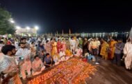 पितृ दीपावली पर पिंडदानियों ने दीये जलाकर पितरों के मार्ग को किया आलोकित, प्रसन्न दिखे पितृगण