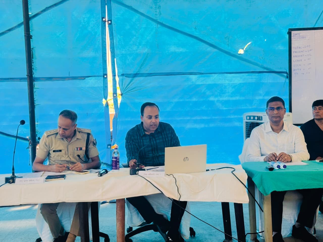 जिले में कुल 664 स्थानों को चिन्हित करते हुए कुल 739 दंडाधिकारी, पुलिस पदाधिकारी की प्रतिनियुक्ति की गई है--डीएम