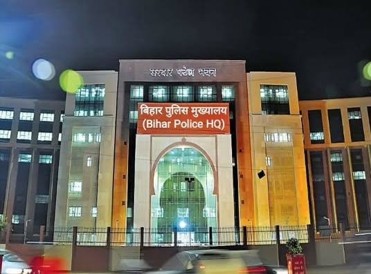 बिहार में पुलिस का महा-अभियान: 2 घंटे में 53 हजार से अधिक वाहनों की सघन जांच, 178 वांटेड गिरफ्तार